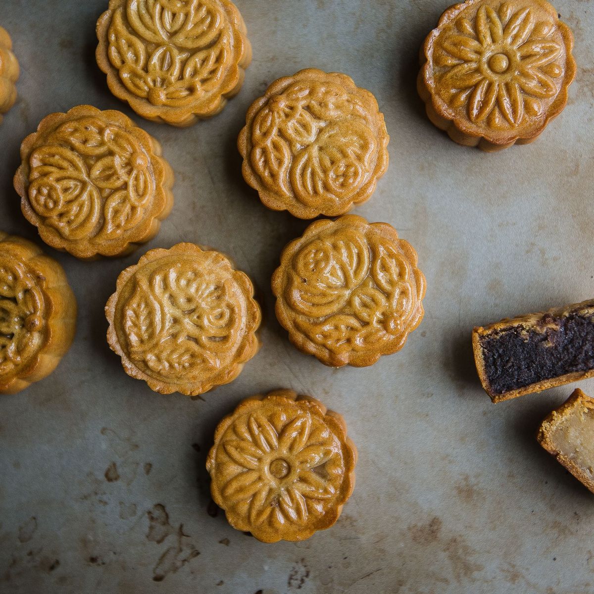 577708b5-d275-44e7-9bd6-a7313644d1b4--10a Finished mooncakes zoom