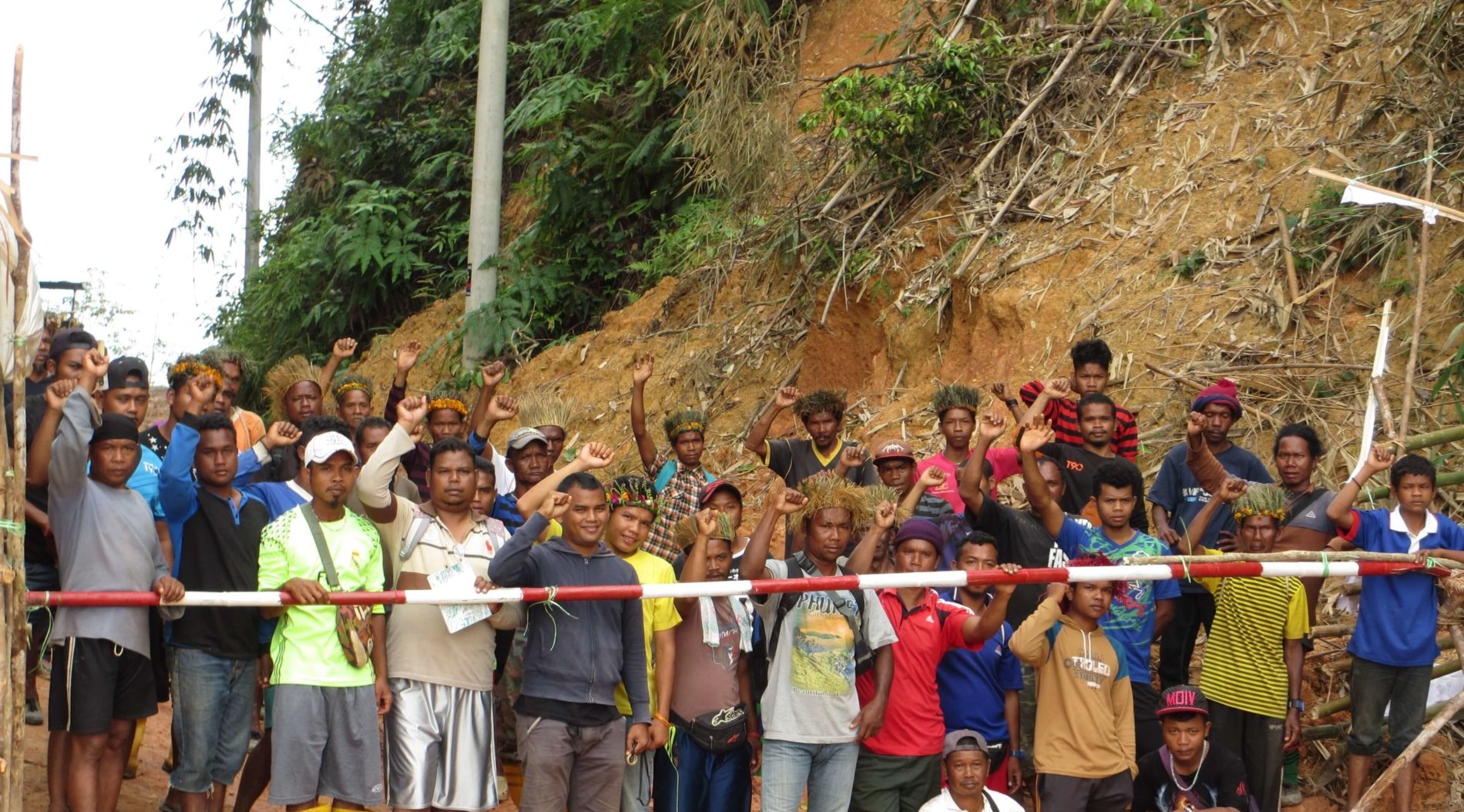 blockade in kg kuala wok gua musang-e1524155149260