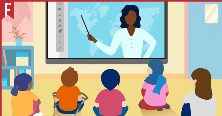 teacher teaching an online class
