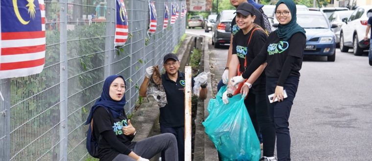 people gotong royong