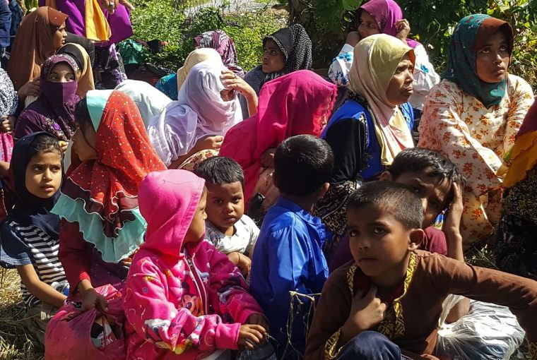 Rohingya kids and women